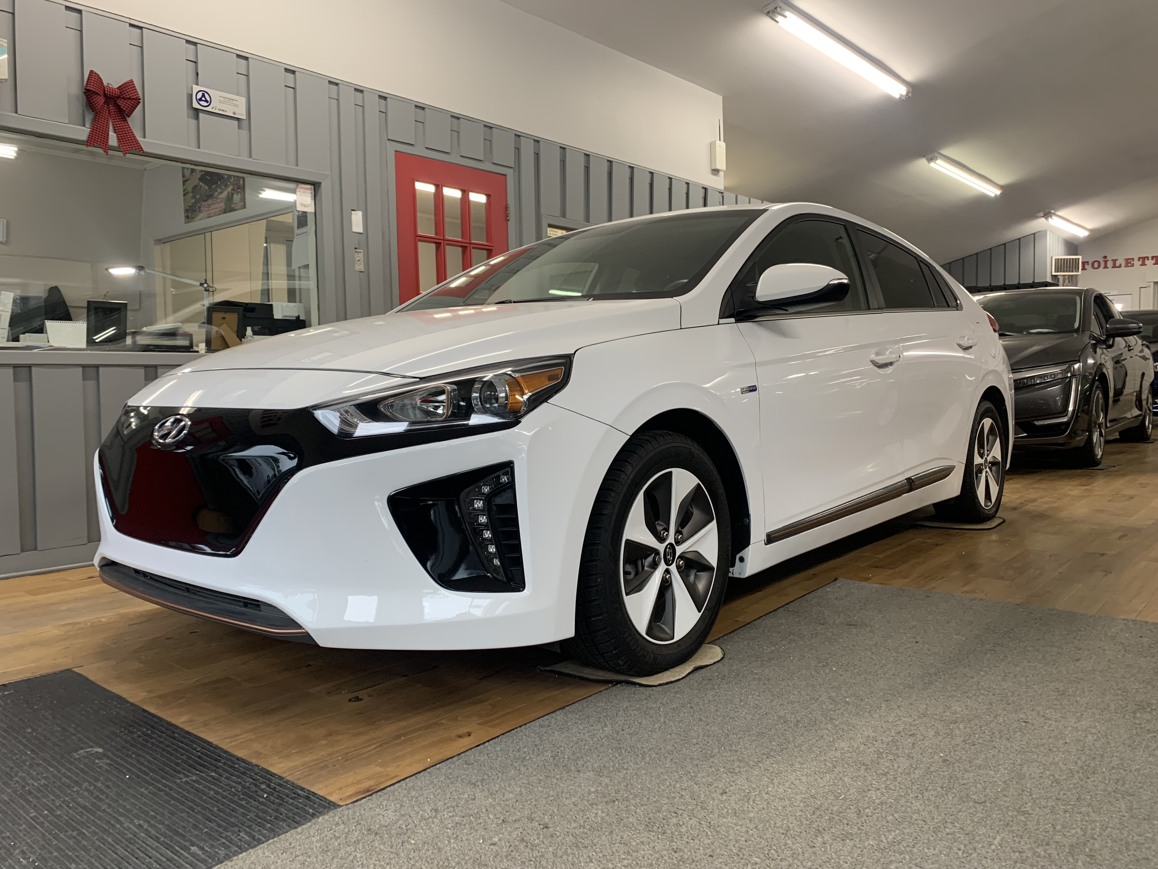 JN auto Hyundai Ioniq EV Preferred 2019 8608594 Image principale